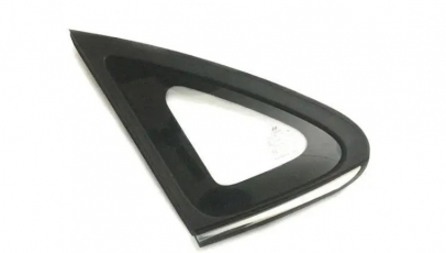TRIANGULAR GLASS